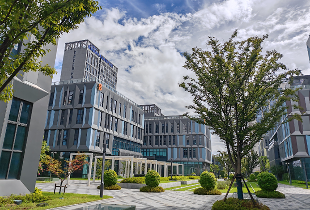 镇江工业地产投资新蓝海——新能源产业园区崛起